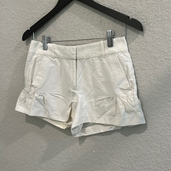J Crew white shorts in Size 00 - Picture 2 of 6